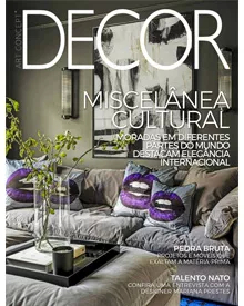 Decor magazine cover, Miscelânea Cultural edition, featuring a stylish living room with a grey sofa and purple lip-shaped pillows.