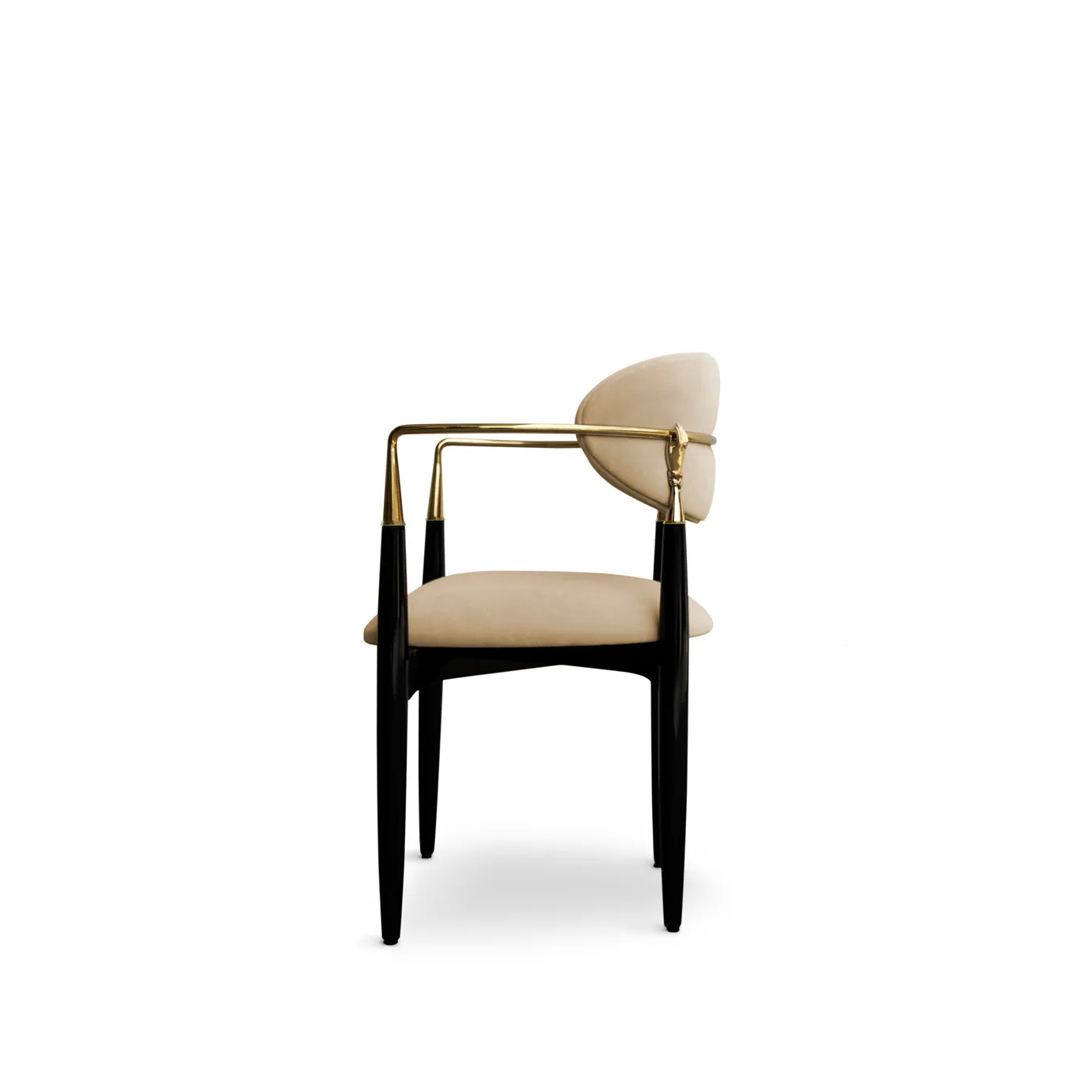 Side view of the Nahéma Chair, highlighting its elegant black structure and golden details, blending in a luxurious combination with its creamy velvet upholstery.